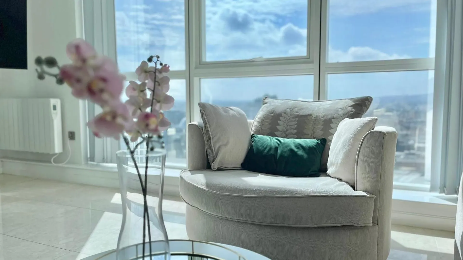22Nd Floor Luxury City Centre Apartment Belfast