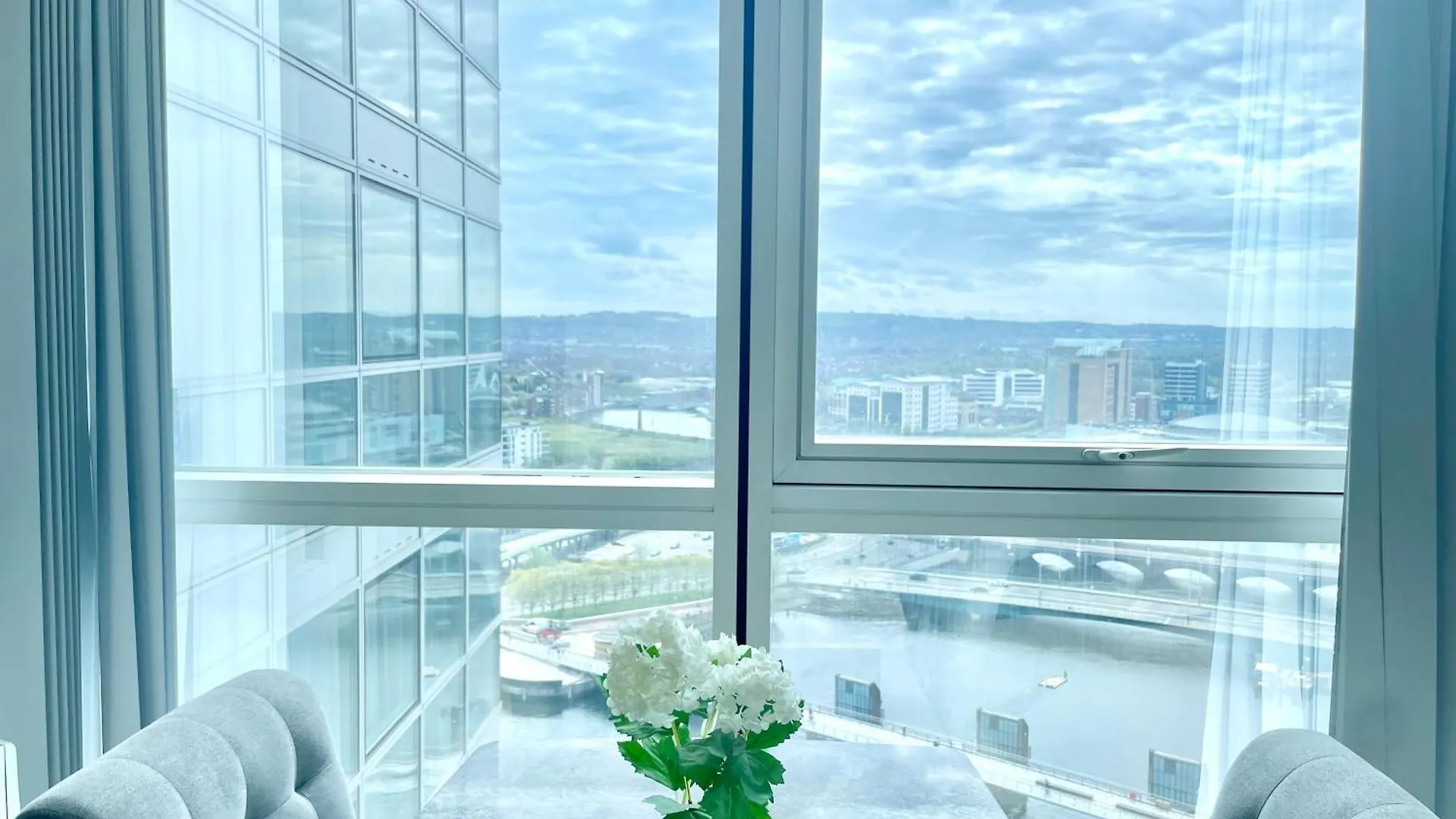 22Nd Floor Luxury City Centre Apartment 贝尔法斯特